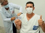 Profissionais da saúde recebem 2ª dose da Coronavac a partir desta quarta-feira (10)