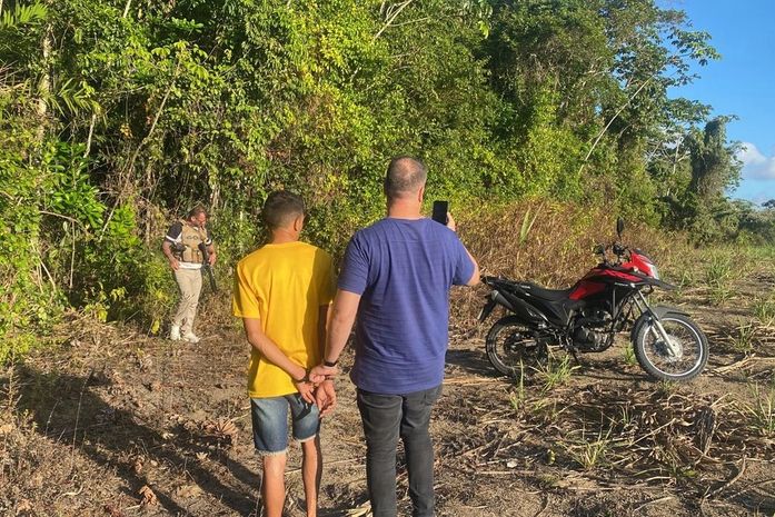 Suspeito flagrado roubando mãe e filha no Feitosa é preso pela polícia