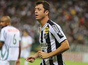 CRB acerta contratação do experiente meia Felipe Menezes