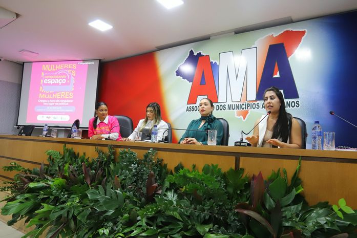 Mesa Redonda: Gabi Gonçalves conta os desafios e estratégias de sua carreira política no curso “Conquistando Espaço - Mulheres na Política”