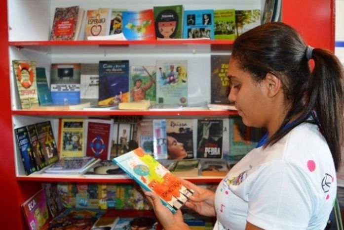 Secretaria de Cultura promove troca de livros na 8ª Bienal Internacional