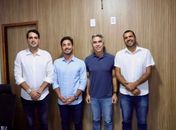 Prefeito André Castro recebe deputado federal Rafael Brito em Santana do Mundaú