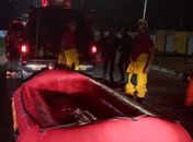 Bombeiros resgatam 40 pessoas com bote após água invadir residências em Rio Largo  