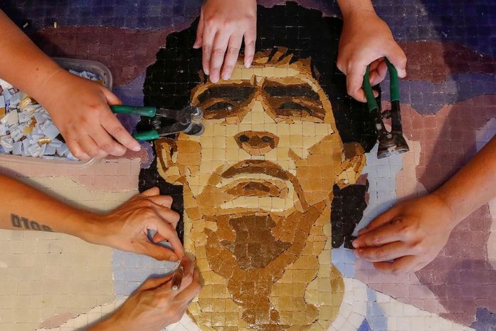 Mural com a imagem de Diego Maradona