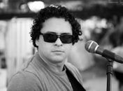 Julio Uçá homenageia Veloso no Quintas no Poço