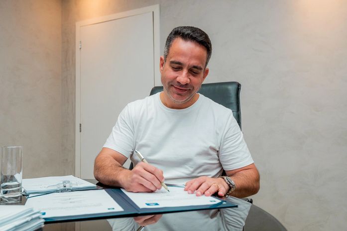 Dantas assina contrato para construção de 736 moradias no Benedito Bentes