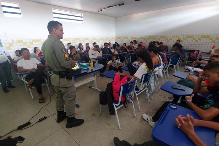 Para combater ameaças de ataque, forças policiais intensificam ações e visitas a escolas em AL