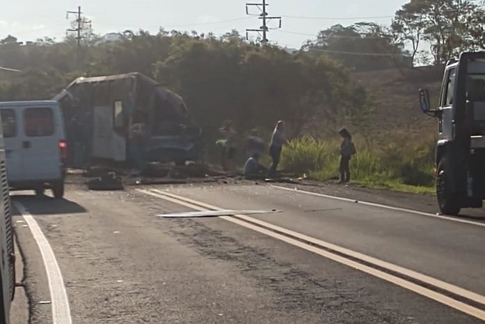 Acidente em rodovia no interior de SP provoca 41 mortes, diz PM