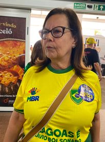 Apoiadores de Flávio Bolsonaro cobram empregos e ações contra a pobreza em Alagoas