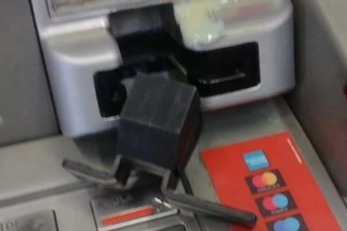Equipamento criminoso foi encontrado em um caixa eletrônico de uma agência bancária de Maceió