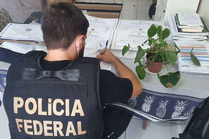 Operação Academus: quadrilha suspeita de compra e venda de revalidação de diplomas agia também em Alagoas, diz PF