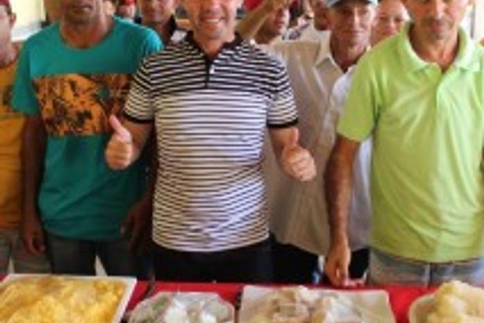 Prefeito Ediel Leite toma café da manhã com Garis e Margaridas