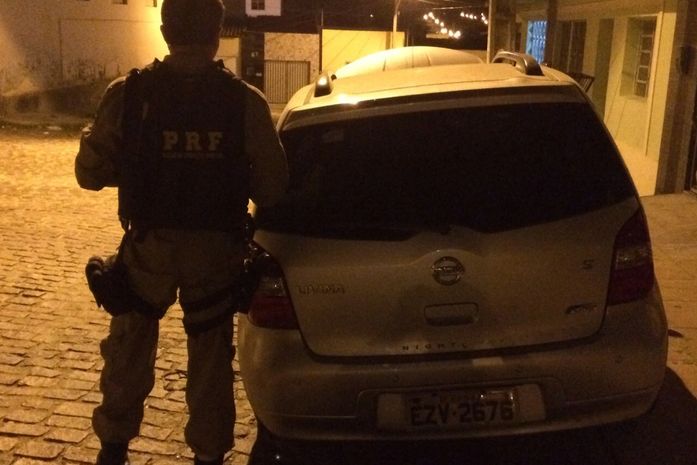 Veículo roubado foi recuperado