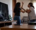 Mudança de senha de Wi-Fi provoca discussão, agressões e termina com mãe e filha na delegacia