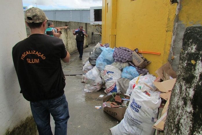 Supermercado e posto de combustíveis são autuados por crime ambiental