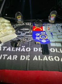 Suspeitos de tráfico de drogas e porte ilegal de arma são presos em operações da PM no interior