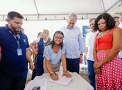 Dia histórico: Tia Júlia assina Ordem de Serviço para construção de 50 novas casas na Tabacaria