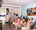 Sessão de cinema leva lazer e acolhimento às crianças internadas na Santa Casa Farol