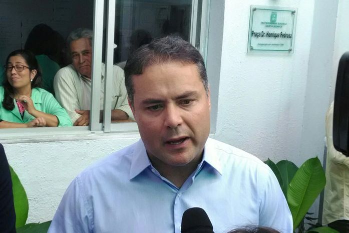 Governador Renan Filho durante a abertura de 26 novos leitos