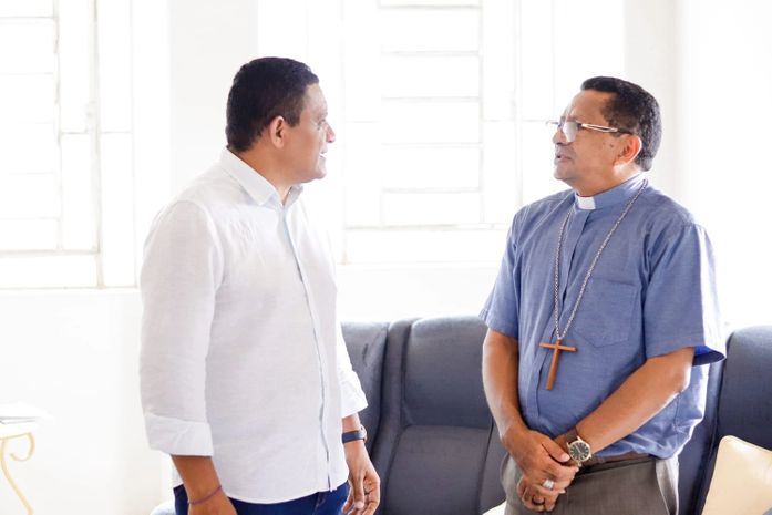 Prefeito e bispo de Palmeira se reúnem para discutir ações sociais e turismo religioso no município