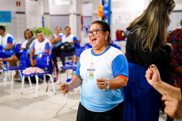 Alunos da Educação de Jovens e Adultos da Escola Municipal Nise da Silveira celebram Dia do Estudante