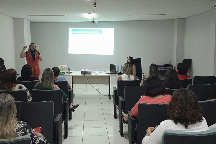 Servidores da Atenção Básica são capacitados em introdução alimentar infantil: "complementar a alimentação "