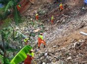 Prefeitura recolhe 40 toneladas de lixo na Grota da Macaxeira, no Jacintinho