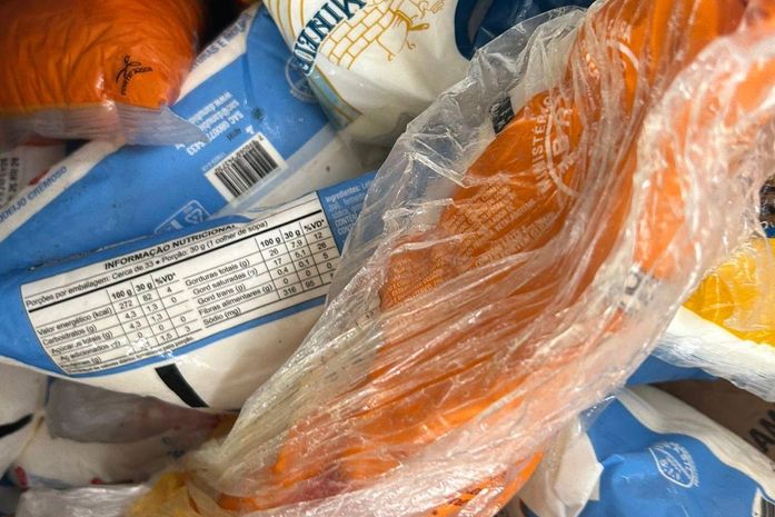 Carnes e laticínios estragados: cerca de 200 kg de alimentos são apreendidos na parte alta de Maceió
