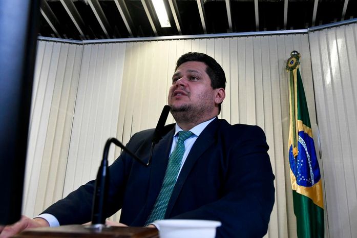 Proposta de socorro a estados prevê congelamento de salários até 2021