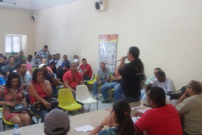 Petroleiros de Alagoas aprovam indicativo de greve
