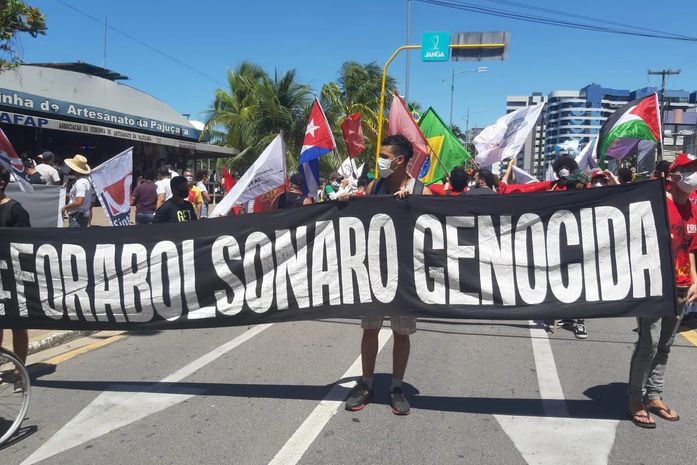 Cidade de Maceió é tomada por atos contra e a favor do presidente Bolsonaro nesta terça (7)