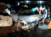 Colisão envolvendo dois carros deixa uma pessoa morta e quatro feridas na AL-101