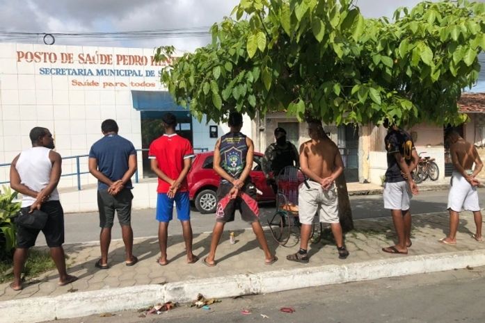 Criminosos promovem tiroteio durante brincadeira de guerra de ovos em Maceió