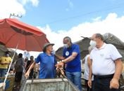 Candidato a prefeito de Arapiraca, Tarcizo Freire, visita feira do bairro Brasília
