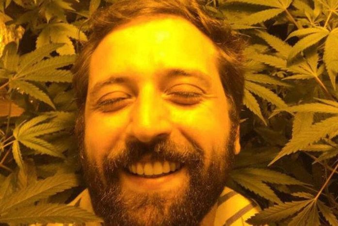 A foto do moço branco, Gregório Duvalier, sorridente, gordo, em meio a incontáveis pés de maconha é um deboche de seletividade racial(...)