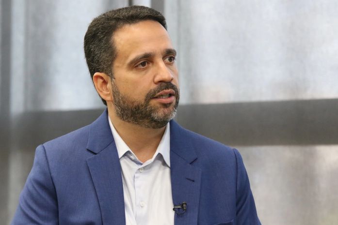 Paulo Dantas quer ampliar idade limite de vans escolares para manter emprego de transportadores