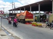 Após revitalização, rua de acesso ao Mercado Público de Arapiraca passa a ter sentido único