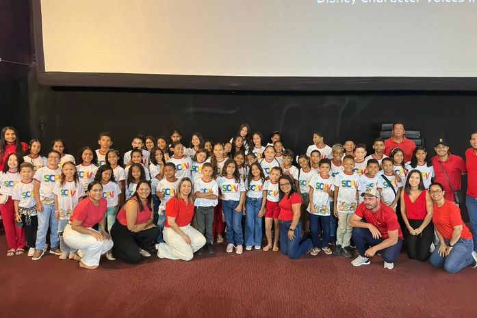 Semana das Crianças: Assistência Social de Branquinha leva grupo ao cinema