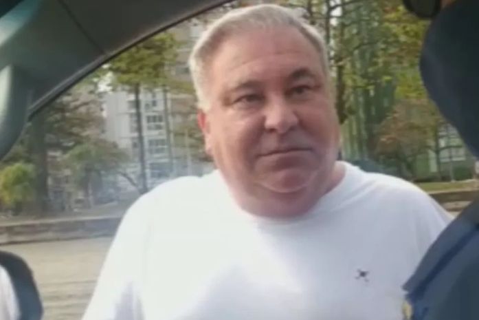 Desembargador é multado por andar sem máscara e chama guarda de "analfabeto"