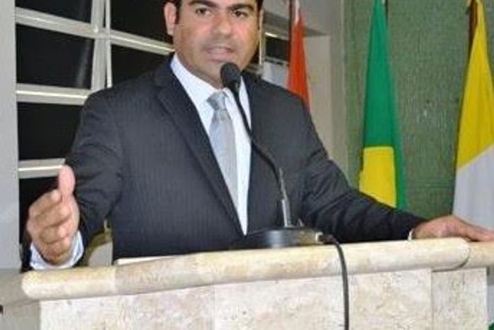 Vereadores descem a “lenha” em secretários de Júlio Cezar