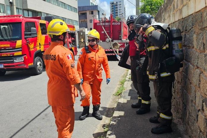 Incêndio atingiu sistema de refrigeração de hotel e hóspedes deixaram prédio em segurança, diz direção