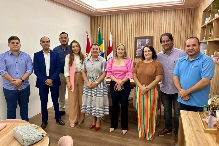 Prefeita Eronita Sposito e OAB discutem melhorias para advocacia e doação de terreno para construção da subseção em Porto Calvo