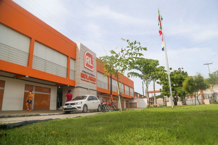 Prefeito de Rio Largo anuncia antecipação do salário de dezembro e décimo terceiro dos servidores