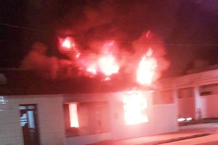 Incêndio destrói casa de policial militar