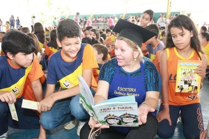 Festival do livro infantojuvenil atrai estudantes de Palmeira dos Índios