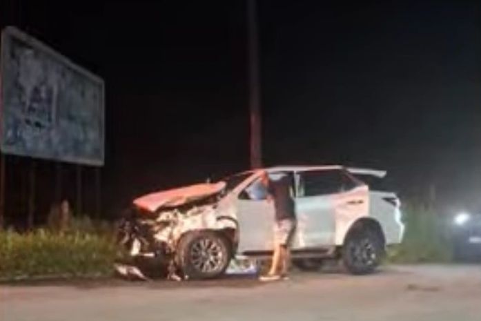 Prefeito de Matriz de Camaragibe colide veículo com cavalo em São Luís do Quitunde