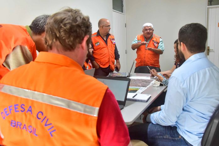 Defesa Civil e técnicos da CPRM