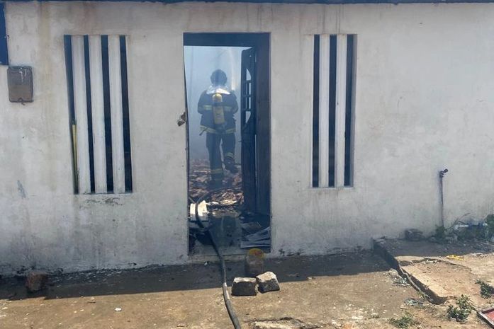 Homem morre queimado após atear fogo na própria residência, em São Miguel dos Milagres 