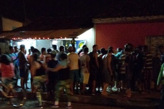 Homem é morto a tiros por dupla em motocicleta, em Arapiraca