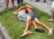 Dupla foi detida por populares